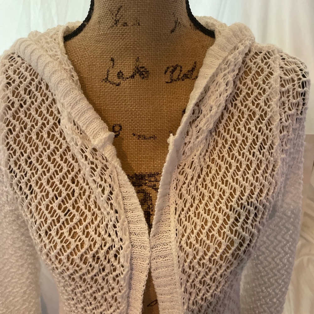 BELLDINI white lightweight crochet see through cardigan, size Small.